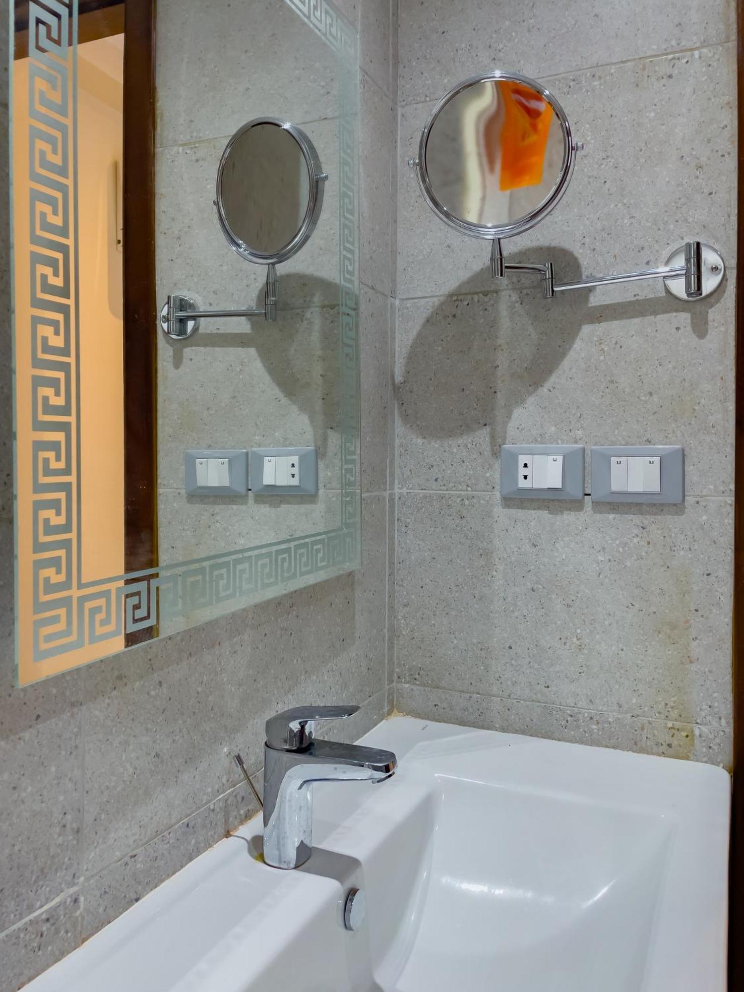 King Khufu Pyramids View Hotel Kafret el-Gabal Kamer foto